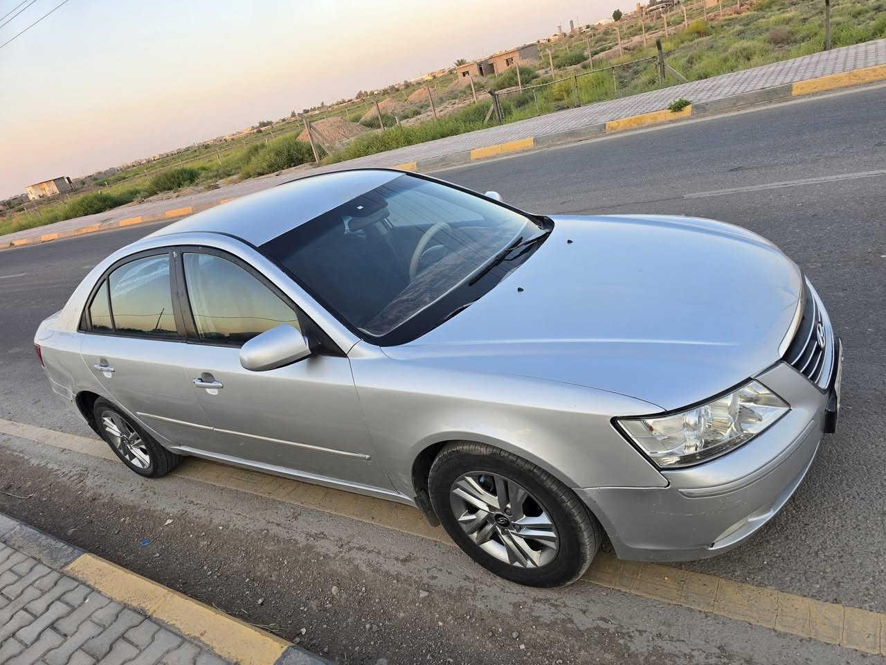 سوناتا موديل 2009 خليجي
مكينه 2400 
صبغ حزام للجماليه 
السياره جاهزه من جميع النواحي
السعر 88  
اتصال ***********
