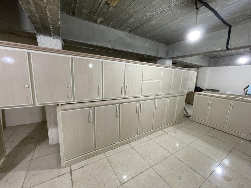 كاونتر المتيوم ماركة سارا نظيف اخو الحديد
كله مرمر
 جوكر يترتب حسب اي مطبخ
قياسه العمق 60سم
والسنك متر و80
وضلع الچبير 4و14سم
سعره مليون و250
توصيل مجاني من سليمانية لبغداد وديالى وصلاح الدين وكركوك
***********
اتصال واتساب 
@
