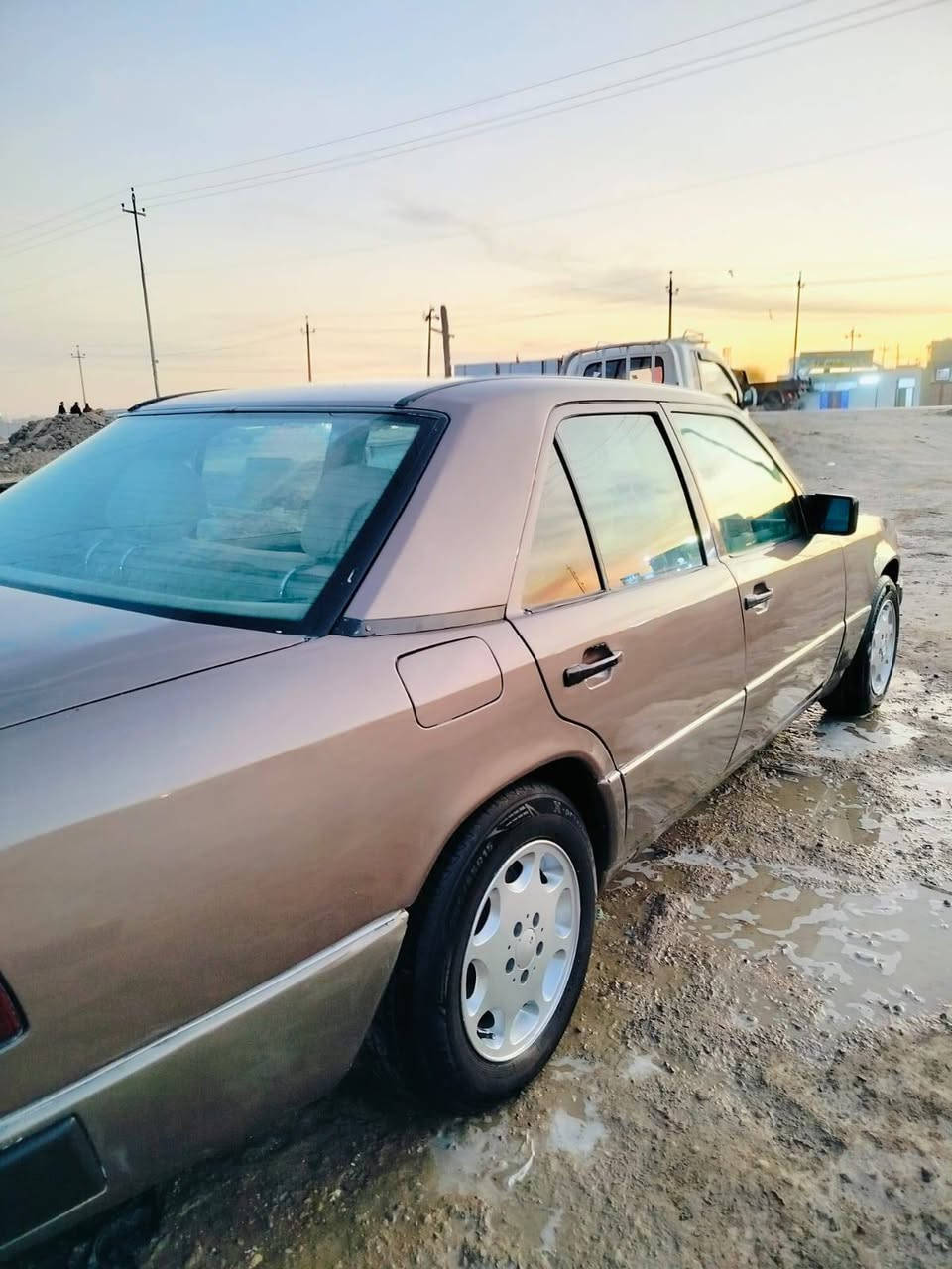 السلام عليكم مارسدس دب موديل ٨٧ مصبوغه عام جماليه مكينه او كير 2500  ديلكو تبريد شغال مكينه او كير شرط تخم تاير حداديه جديده كهربائيات شغاله رقم بغداد انكليزي دواخلها جديده السعر ٥٣  او بيها مجال الاتصال على الرقم *********** العنوان ذي قار سوق الشيوخ
