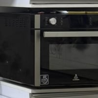 مايكرو وفرن • زجاج مكسور • مستعمل