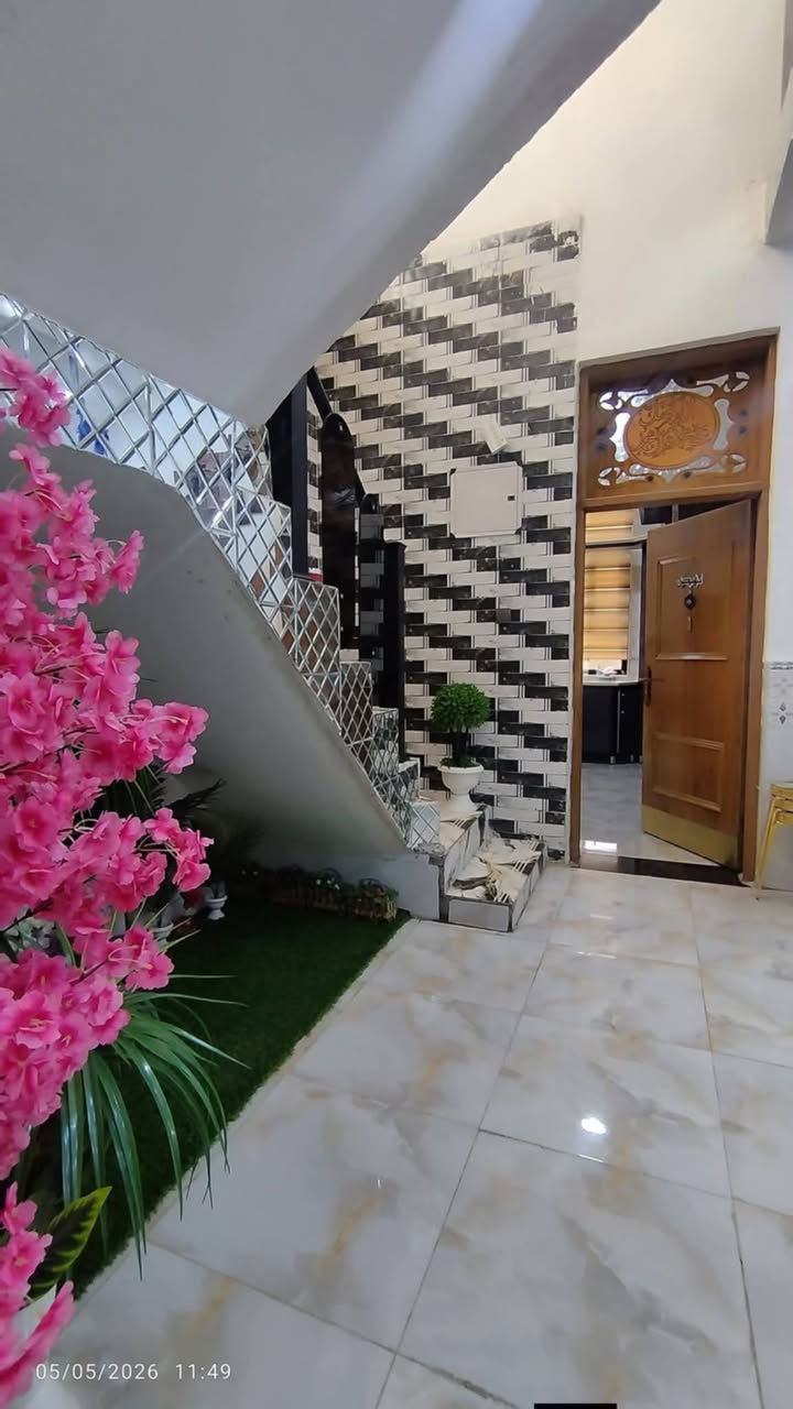على بركة الله 🌹
بيت للبيع مساحة ٢٠٠ متر، بناء حديث ٢٠٢٦ درجة أولى، طابو زراعي سند ٢٥، تحويل مباشر باسم المشتري.
العنوان: بزل حجي علي قرب العلوية شريفة.
السعر ١٢٥ مليون وبيه مجال للتفاوض.
📞 للاستفسار: ***********
مكتب كرار جبر للعقارات.
