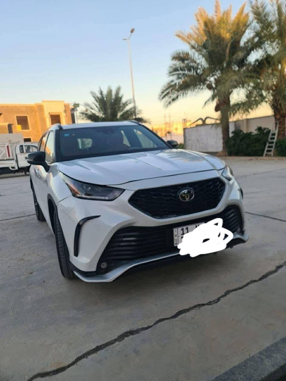 تيوتا هايلندر موديل 2022 //
بانزين (6)سلندر 
فوول مواصفات (( XSE )) 

رقم بغداد الجديد مشروع وطني  / تحويل ثاني يوم 
🔴بصمة تشغيل
🔴بصمة ابواب 
🔴فتحه سقف 
🔴كشنات خلفيه منفصل.              (VIP) 
🔴شاشه كبيره بلاديه 
🔴كامره خلفيه بلاديه 
🔴صندوق كهرباء
🔴تحكم ستيرن 
🔴رادار امامي + رادارخلفي+ جانبيه 
🔴كشنات كهرباء 
🔴شحن لاسلكي 
🔴3وضعيات قياده 
🔴منافذ شحن تايبسي 
🔴شاشه تبريد خلفيه 
🔴منضومة زنون عالي ناصي بلادي 
🔴كشنات جلد 
🔴تدفئه الكشنات 
🔴كشنات كهرباء 
🔴سماعات JBL
وبيها بعد مواصفات اكثر 
السياره شادلهة تخم تاير دنلوب جديد ماشيه حاليآ 80 الف حقيقي الضرر جاملغ تبديل وبارد فقط بدون ضرر شواصي او الغود السياره للبيع فقط بدون امراوس مكان السياره صلاح الدين 
 للاستفسار الاتصال على الرقم *********** وأسف عالاطاله واسأل الله ان يرزق للجميع
