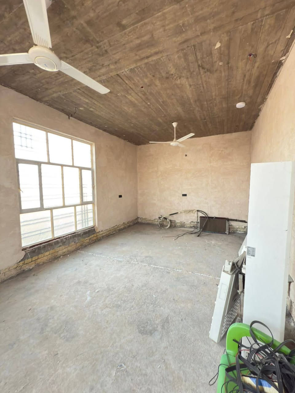 دار للبيع ركن طابو زراعي مجمع نبيل على الحولي اول فرع مساحة 400 واجهية 25 نزال16 بناء حديث غرفتين وصاله واستقبال ومطبخ حار وبارد حديقه كبيره مع مجمع صحيات خارجيه طابوك جمهوري وصب مراوس يرهم او بيع
 للاستفسار الاتصال او مراجعة مكتب عالم العقار مقابيل الإطفاء في الجمعية يتوفر لدينا عروض كافة مناطق مدينة القاسم متواجدون من ساعة ٨ ص الى ٢ ليلآ 
***********
***********
