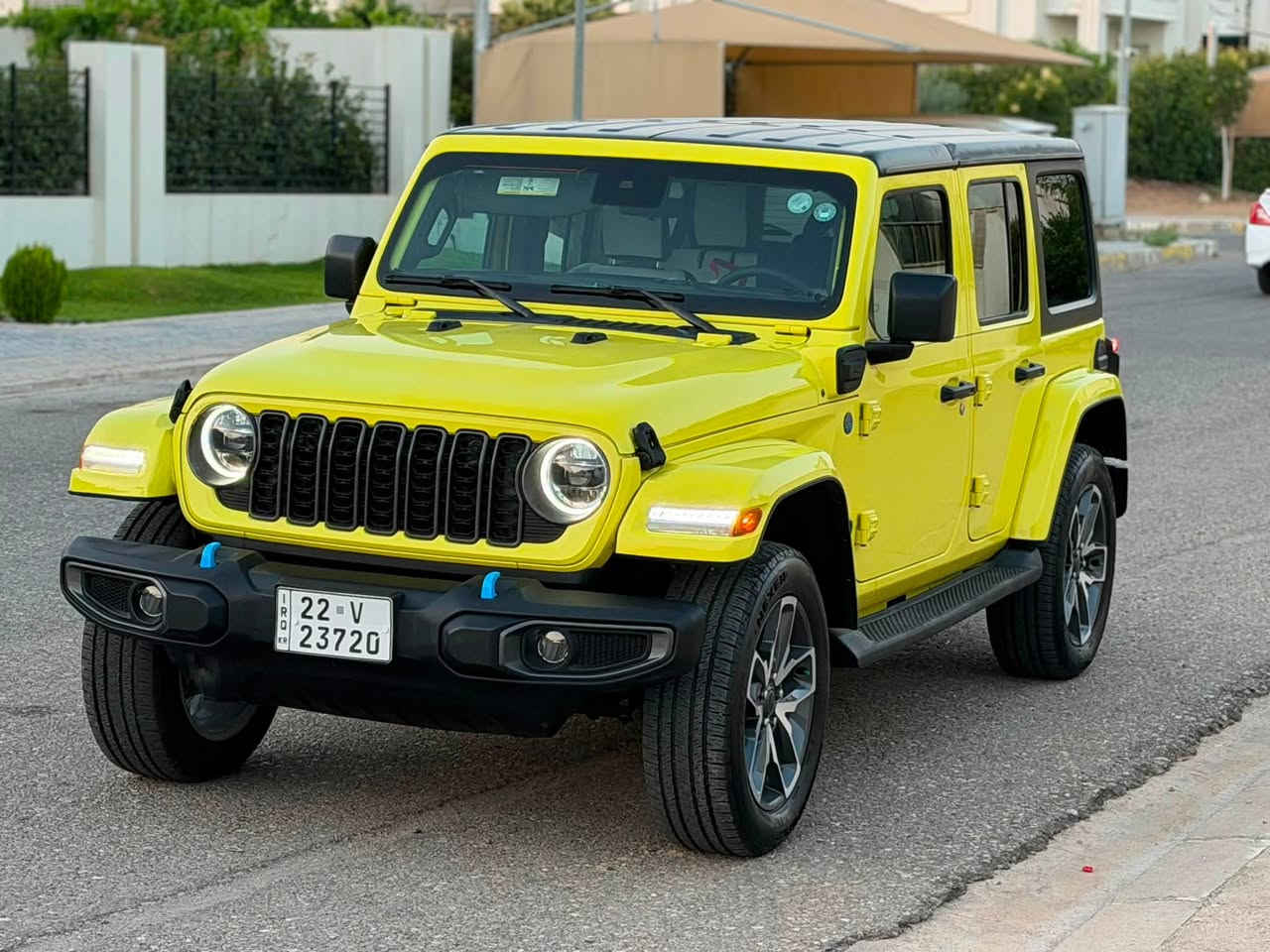 ياالله
السلام عليكم جيب رانكلر صحاري 4Xe 2024  وارد امريكي

Jeep Wrangler  4Xe 2024 2.0L 4 

حجم المكينه : 2000 تيربو + هايبرد + هجين شحن منزلي
المسافه المقطوعه : 9 الف ميل       
الضرر : صبغ حافة البنيد من الجهه اليمنه  موضح بالصور
                   الايرباك : دركه + برده. راجع سستم  

#المواصفات 
1.قماره تتفصخ صير كشف
2.بصمه 
3.لوكير
4.كشافات عدسه
6.شحن خارجي
7.هيتر بالاستيرن 
8. شاشه
9.هيترات بالكشنات
10.تشغيل عن بعد
11.كشنات جلد
12هيترات بالكشنات
13. دمام خلفي
14.كامرا 
15.رادرات 360
16.رادار امامي
17.حساسات خلفيه
18.بصمات عدد 2

#السعر  : الطلب في التعليقات سيأتي اليك مباشرة 

تفاصيل اكثر هذا رقمي *********** تحياتي
