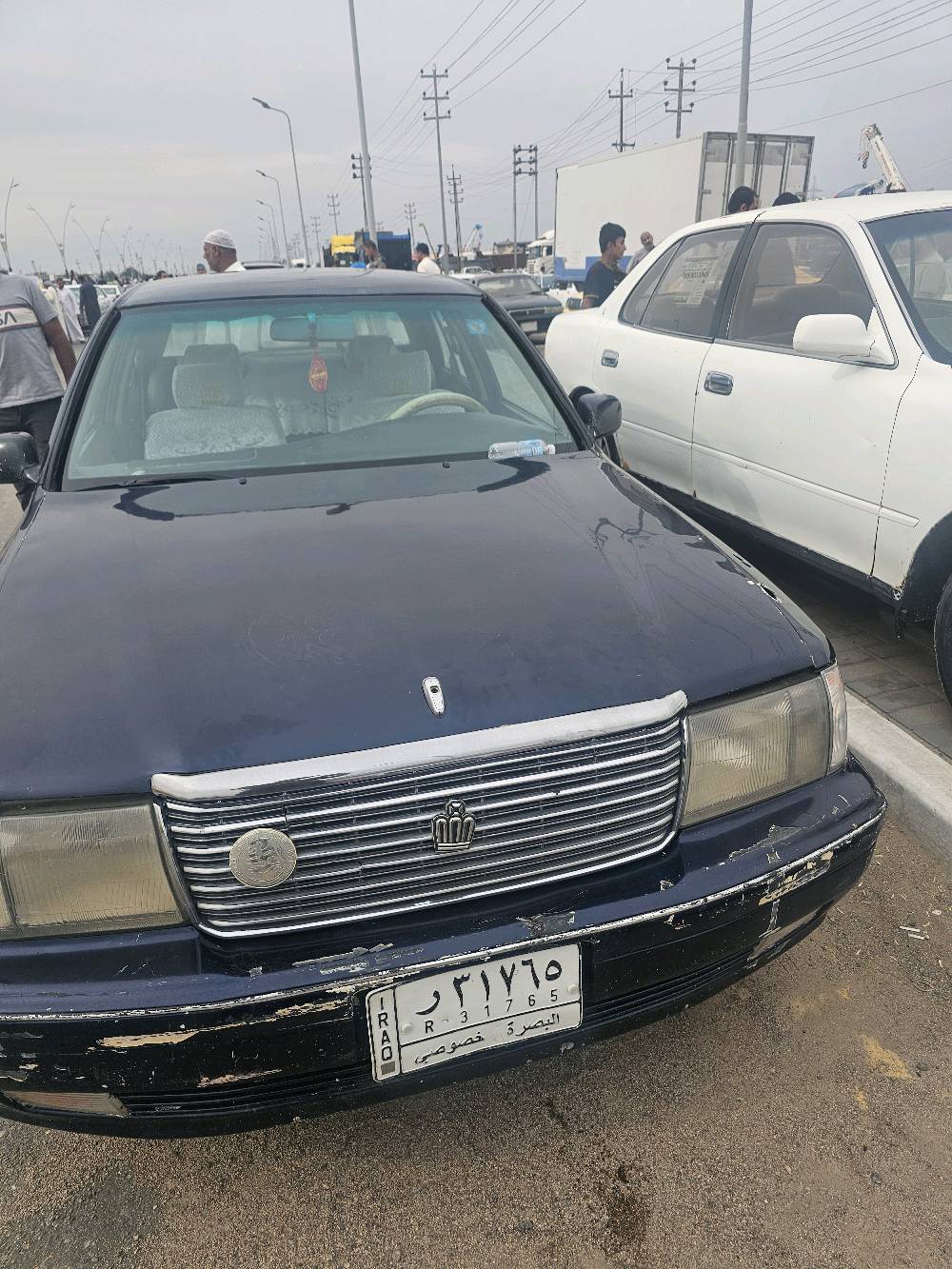 السلام عليكم راس الثور تكم رقم بصره سنويه ل 2028 راعيها يريد مداور  كير مكينه تبريد  مكفوله من كص ونقل السعر 70 وبيها مجال لايت زنون  المكان البصره الزبير الرقم ***********