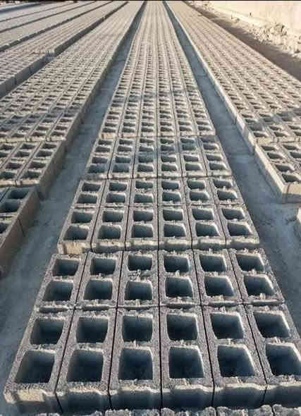 السلام عليكم يوجد لدينا بلوك كهربائي اوتماتيكي الفني باحدث التقنيات وباسعار مناسبه يوجد توصيل لكافه مناطق والمحافظات اتصال والاستفسار ***********
او***********
يوجد فرمستون درجه اولى
