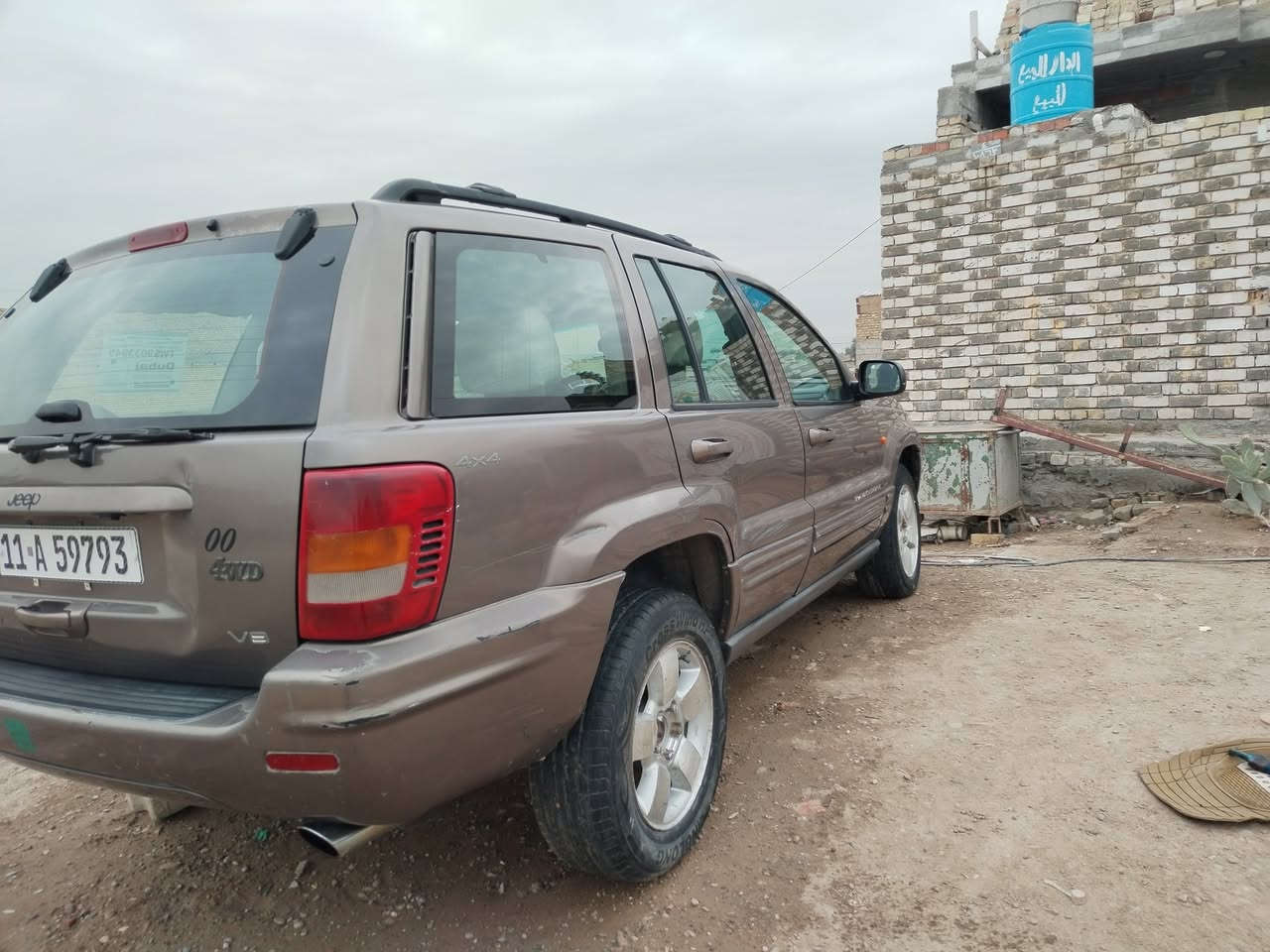 السلام عليكم،، جيب شيروكي موديل 2001 رقم بغداد انكليزي باسمي ابلاديه بيه طخات زغار ما ممصلحات زغار مثل ما موظح بصوره ونقصه تنته تعبانه محرك كير ففتي3000 علفحص لا تنقيص ولا تبخير فتحه سلايد روف تخم تاير ويل كب صدر امامي وخلفي نص عمر تبريد  غراظه موجوده مكان السياره بغداد الشعله سنويه لغايه 2026 
سعر المطلوب ٥٨ بيه مجال بسيط
اي استفسار الأتصال على ***********
 لحد الثامنه مساء
اخوان اعتذر عن المراوس،،،
