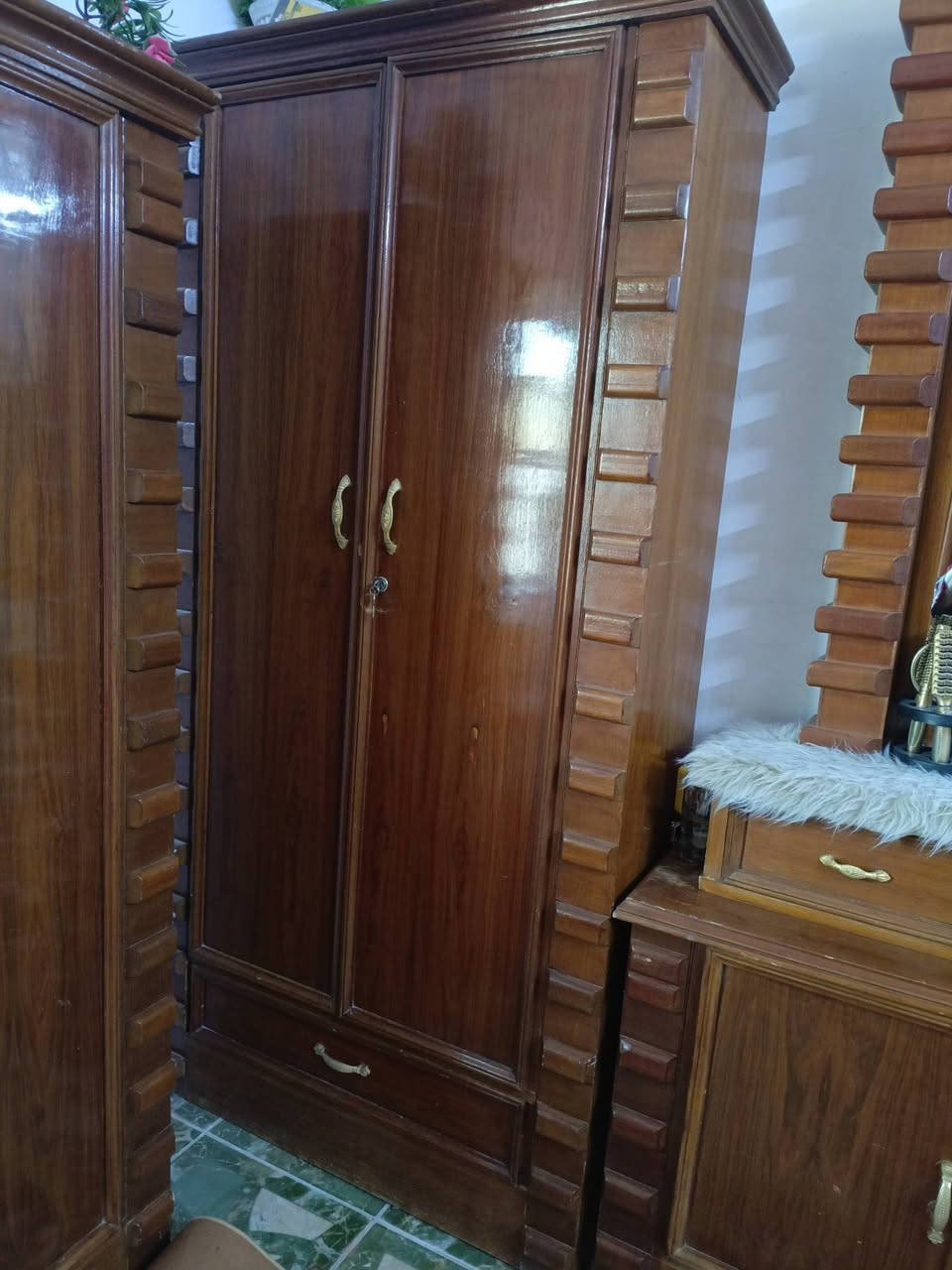 سلام عليكم غرفة نوم مستعملة للبيع صاج ثقيل ستة ابواب
السعر مليون و 800 وبيهة مجال 
المكان الديوانية ‏‪***********‬‏
