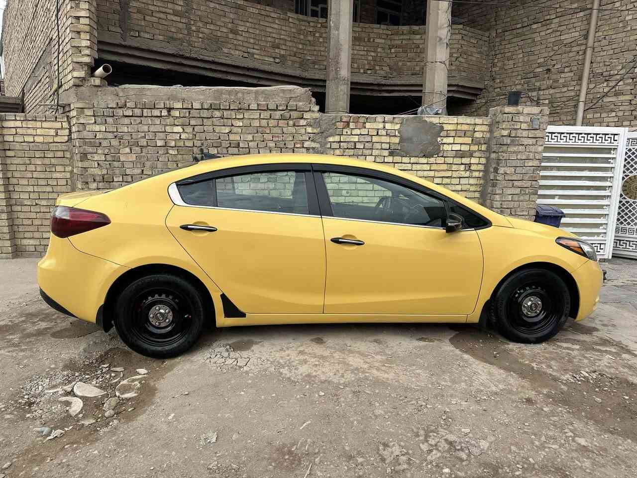 السلام عليكم سياره كيه فورتي موديل 2015وارد امريكي حادث بنيد فقط بدون دواخل سياره جاهزه حلوه محرك كير صدر تبريد تخم تاير مكفولة رقم بغداد تحويل مباشر مواصفات نص فول محرك 2000العنوان بغداد الامين شارع نواب سعر 97$بيه مجال بصيط النتصال ***********
