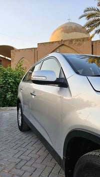 كيا سورنتو 2012 كلين تايتل خليجي محرك 2400 ماشيه 130 لون سلفر / السعر ...