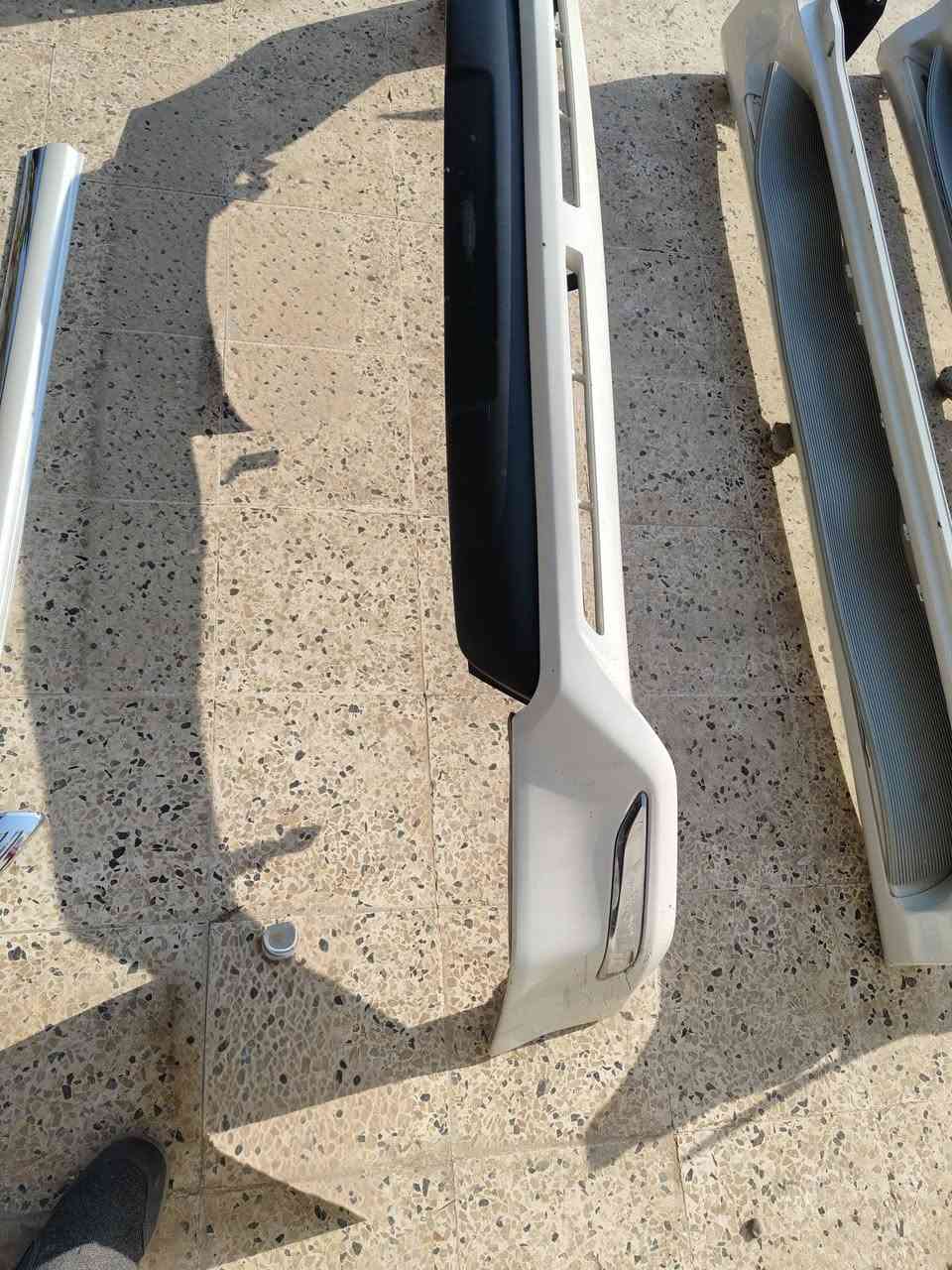 اغراض برادو يرهمن من10الى17 الي يريدهن يتصل  الاغراض في الموصل  ***********
