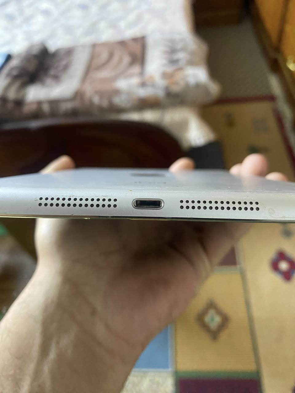 السلام عليكم
مساحته 32GB يرهم يوتيوب او تنزيل العاب للاطفال 
كلشي شغال بي ومامبدل بي ايشي برغي مامفتوح 
مكاني بغداد 
***********
