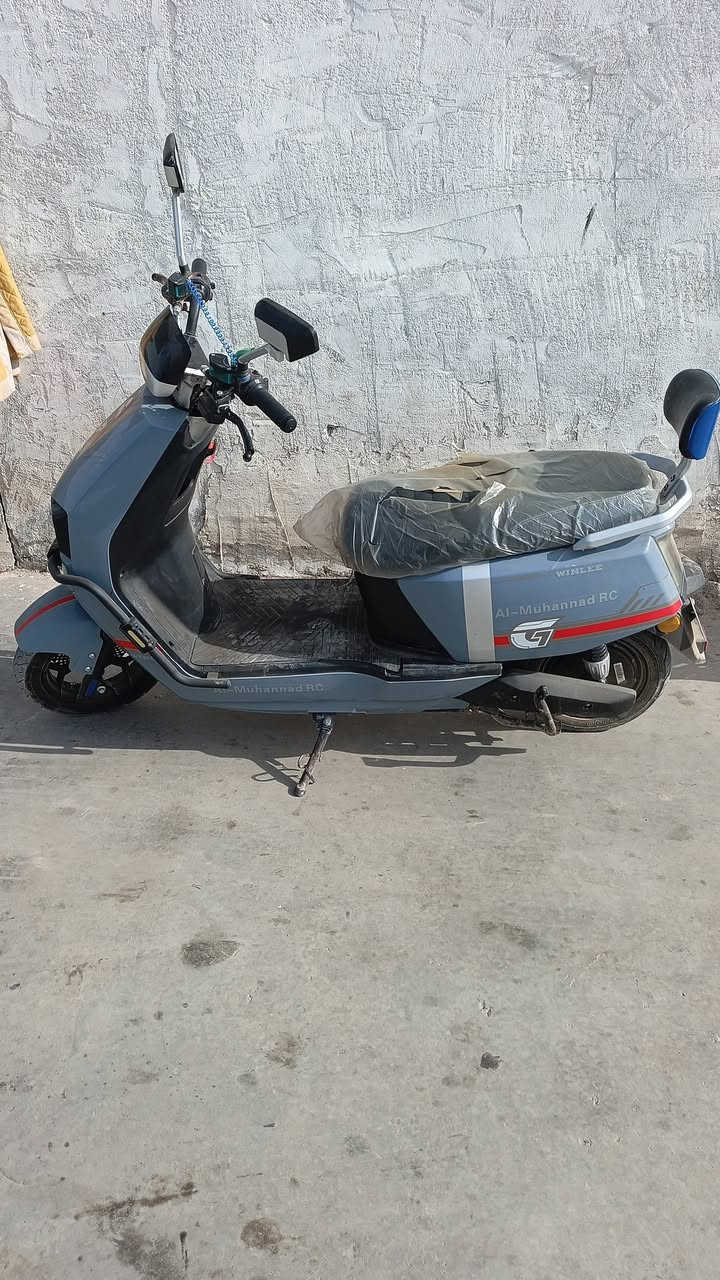 موطور شحن للبيع البطيارت 6 النضافه 90%100 للاستفسار هاذا الرقم ***********
