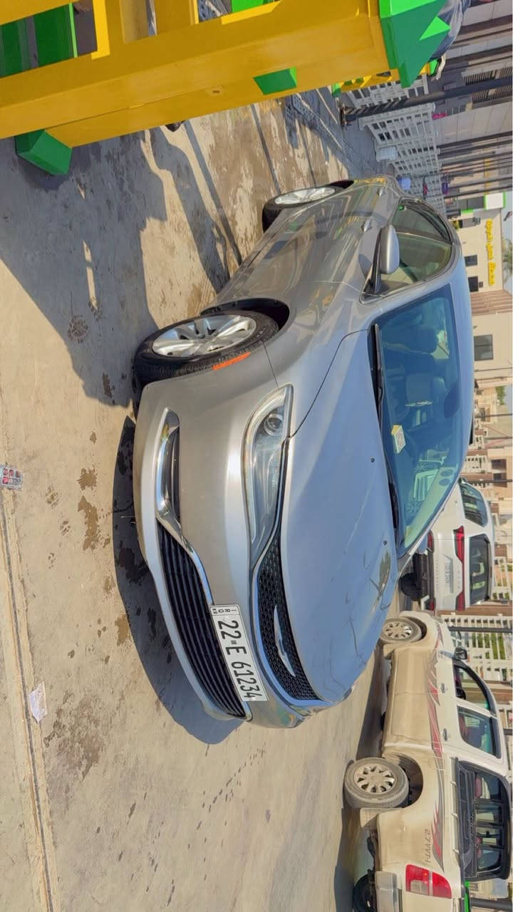 دوج C200  موديل 2016وارد امريكي حادث جاملغ ايسر وباب السائق وهنا صار بيهه طخة جاملغ ايمن ع البارد بجم كبس ايرباك بردت فقط مكينه 4 مواصفات عاديه السعر 110 رقم اربيل جديد وهذا رقمي ***********
