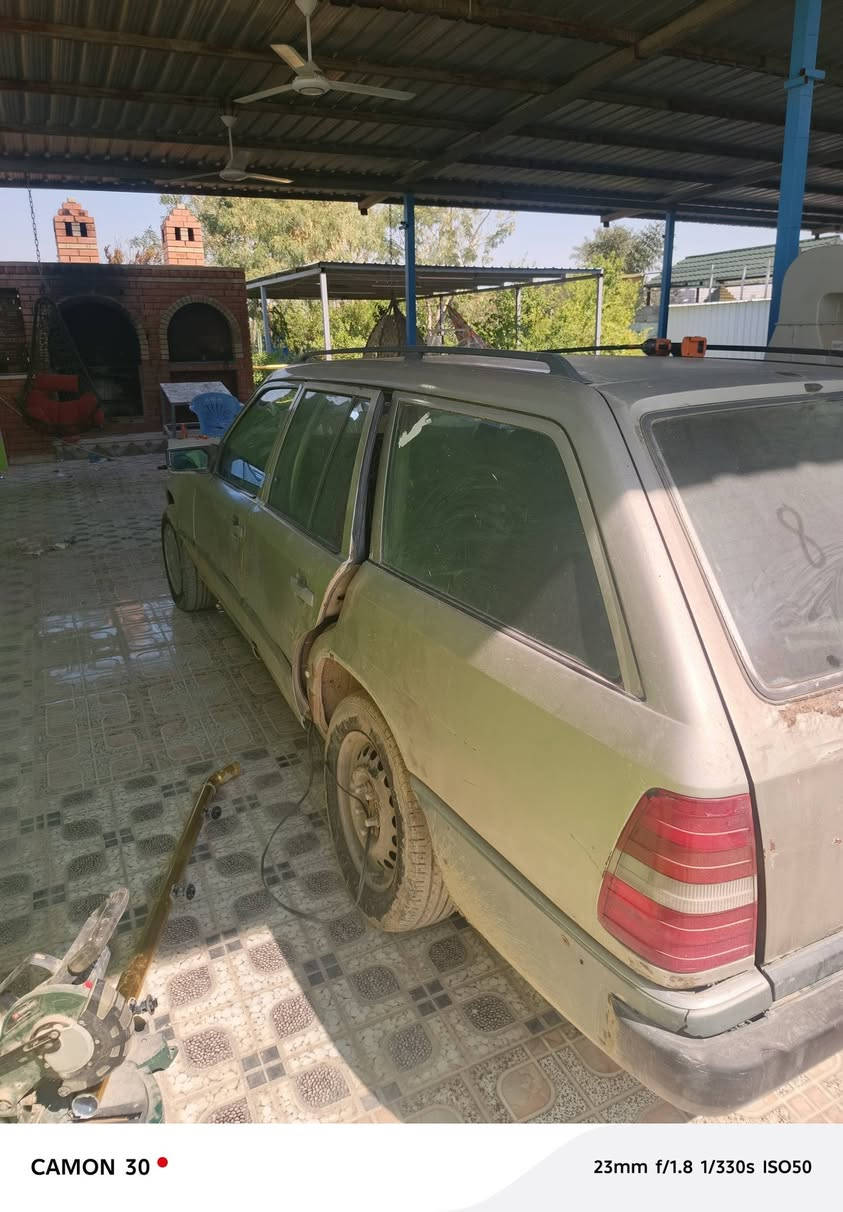 سلام عليكم
مارسدس ستيشن كير محرك VVT
الكير عل بك مرات يااخر
السعر ١٨ 
صاحبها موجود
رقم صلاح الدين الماني ورقي
***********
***********
