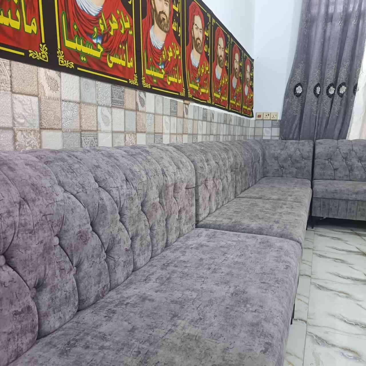 قنفات ٨مقاعد نضيفات. رجل حديد... سعر ٢٥٠.  عنوان كربلاء خلف مرقد الحر  ***********
