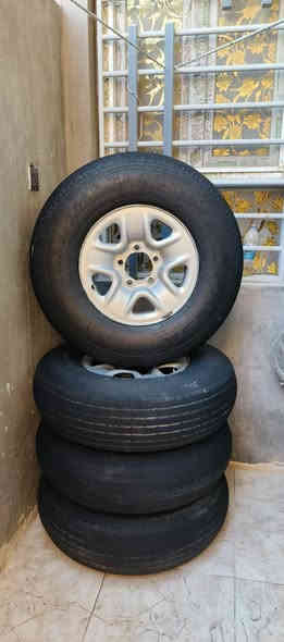 سلام عليكم ويل عادي نجمه حجم 17 أصلي ياباني وتخم تاير بالون واحد أبو جمل الاصلي واربعه عادي تيرات نص عمر السعر 400 مكانها بل نجف رقم لتواصل ***********
