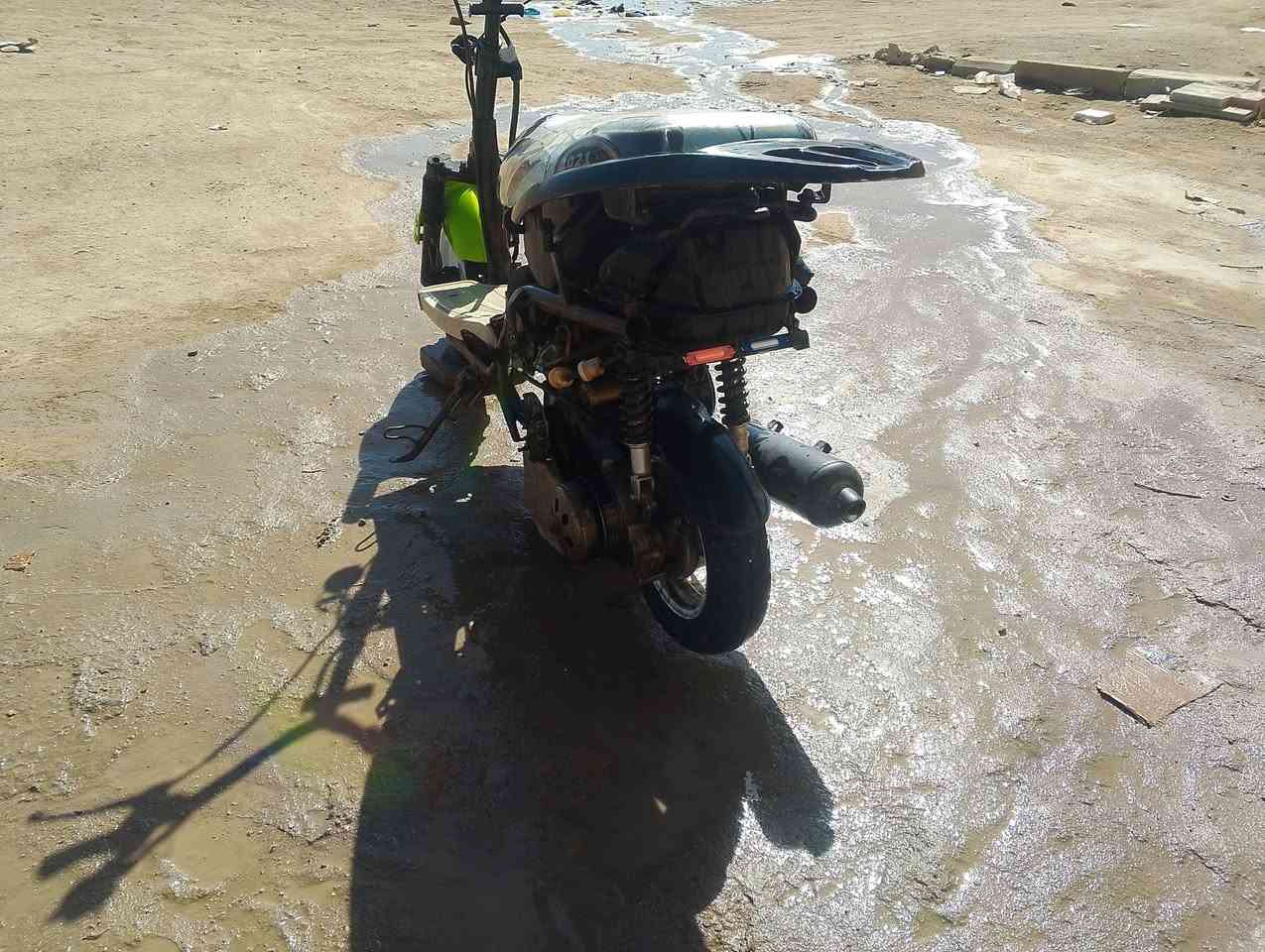 سلام عليكم خواني دراجه ماكس كوري الكهربايات بل جنطه دراجه مكينتها حلوه ما تسمع تنشد عليها صالنصه اف ام دراجه سعرها 150 عوزها شحن باتري فقط تشحن باتري وتروح دراجه سلف  متواجد واتساب ***********
