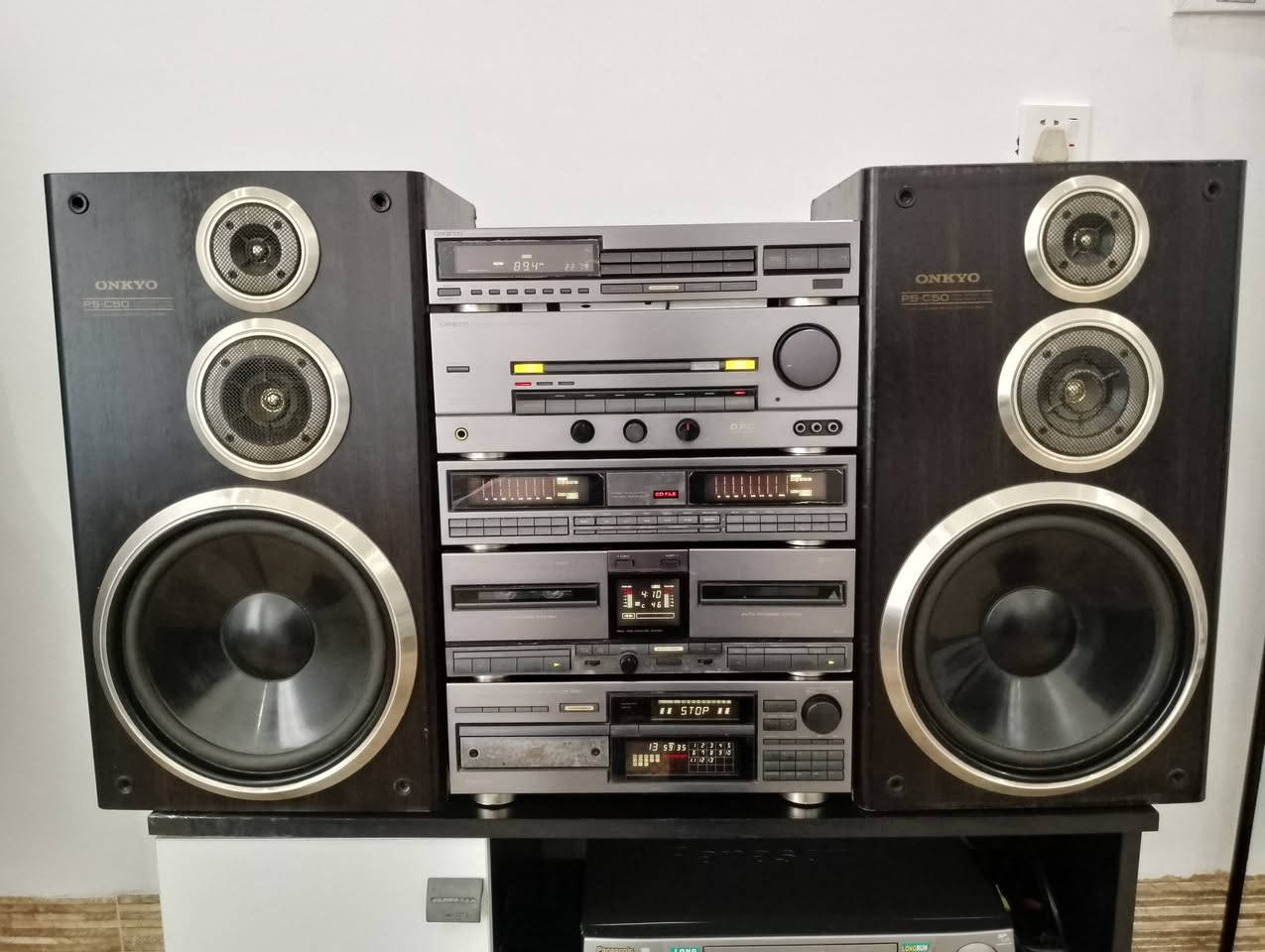 سلام علیكم
سستم ONKYO ياباني شغال كامل بدون أي خلل نظيف جدا.. 

راديو, دبل كاسيت تسجيل، الاواكس و CD

قدرة سماعات 120واط بلادي 

كامل مع محولة الاصلي 

السعر مطلوب 300الف


**إذا كنت صاحب هذا الإعلان وتريد حذفه لأي سبب، رجاءا أرسل رسالة إلى الدعم الفني**