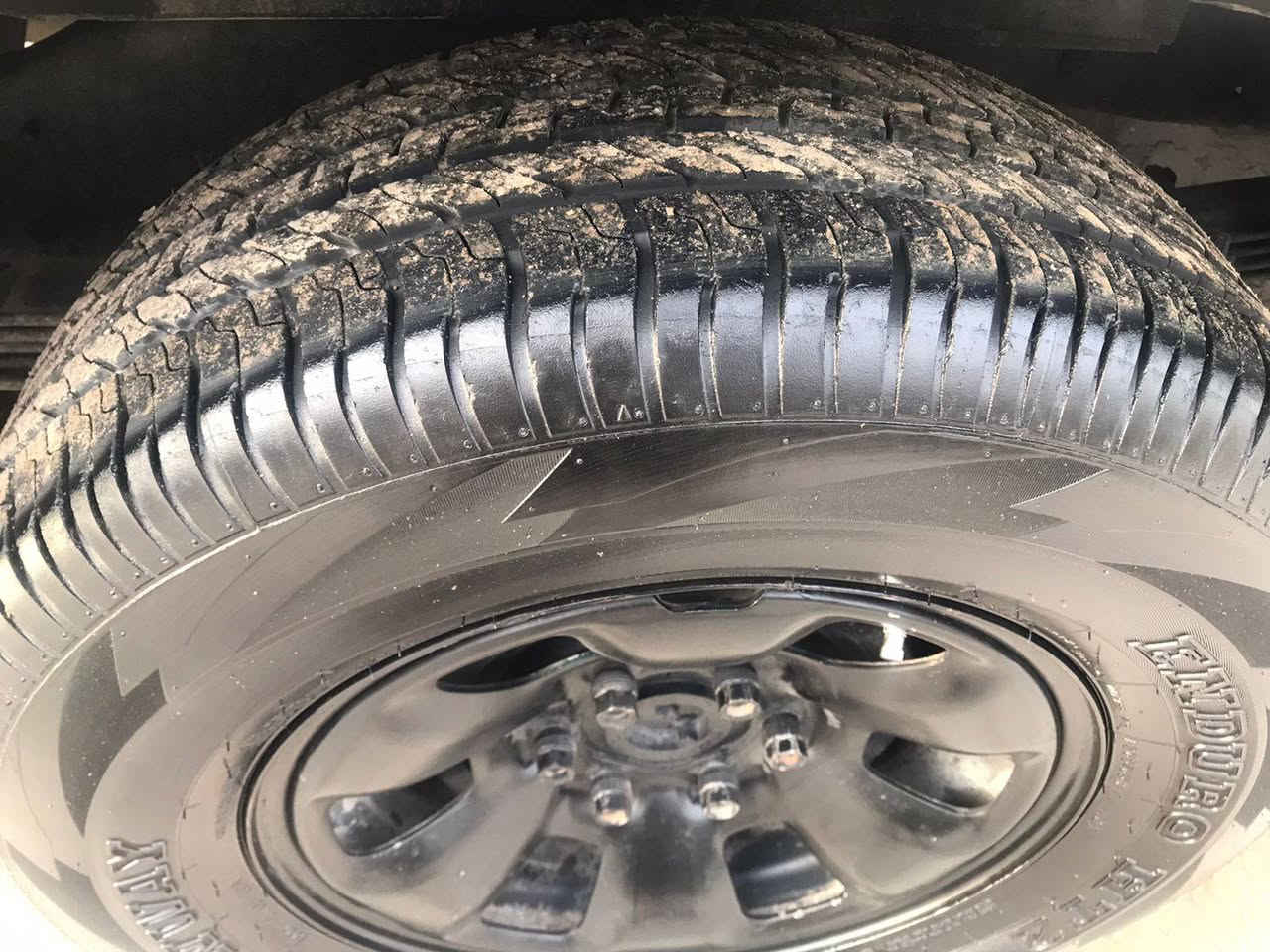 سلام عليكم تخم تاير ويل مال باله جديد نضيف حيل الله شاهد 265/70/17
اتصال ***********
