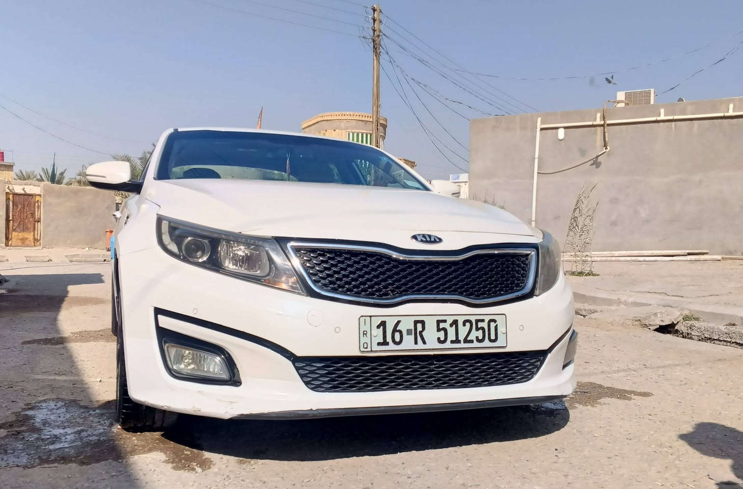 سلام عليكم 
للبيع كيا اوبتيما موديل 2015 خليجي 
 
السياره فول مواصفات عده البنرامه رقم قادسيه بسمي 
السياره بيه بنيد مبدل اصلي مع البدنه (طاك بيه ارباك)  وبيه بارد بسيط بل جاملغ الخلفي 

المحرك  مفتوح 

 كير كفاله عامه 
شواصي لغد كفاله من جكت الابره 
السياره ماشيه 180
مواصفات: 
بصمه  
محرك 2400
تبريد قطعتين نقصه(كمبريسر فقط) 
حساس امامي خلفي 
كامرات 
ثلاث انظمه قياده 
السعر 145 بيه مجال للشراي 
مكان السياره الناصريه 
قضاء الشطره  
للاستفسار ***********
