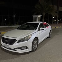 سوناتا للبيع  حبايب سوناتا لون تبيض صدفي السياره حيا معتني بيها ونضيفه...