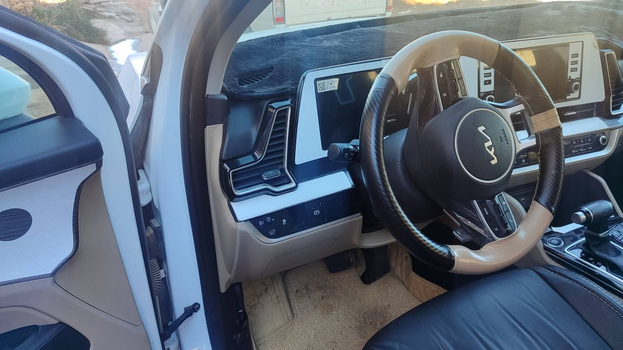 سبورتج 2023 اربيل فول ماعدنا البنوراما والجلد مكفولة من الصبغ والبارد 
1.بصمة وتشغيل عن بعد والجنطة كهرباء
2.مكينة 2000 دوش
3.ويل 19 ونقطة عمياء
4.حساسات امامي وخلفي المراية أوتو دم والماسحات  حساسات مع المطر
5.اوتو هولد السايد برك كهربائي ومواصفات كثيرة الخ
السعر 232 ورقة العنوان بابل الإسكندرية
للاستفسار الاتصال على الرقم ***********
