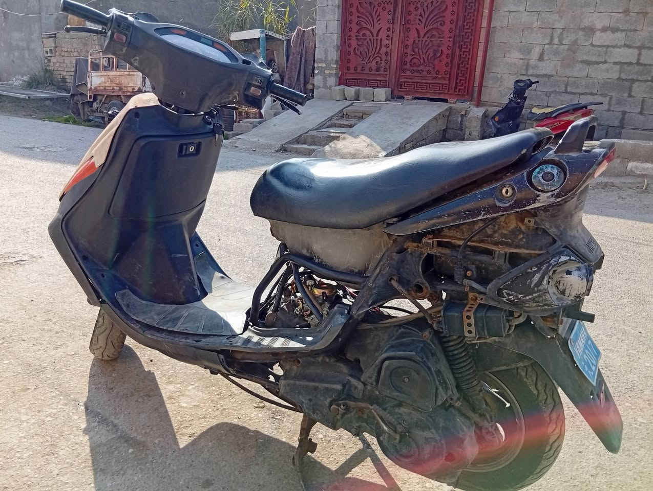 للبيع دراجه فراشه كامله مكمله نقصها بس كفرات انكر سلف وين ميعجبك اطلع بيها انطي ضمان بال مكينه سنه حلوه وماتعوبه العنوان بعقوبه التحرير السعر 225
***********
