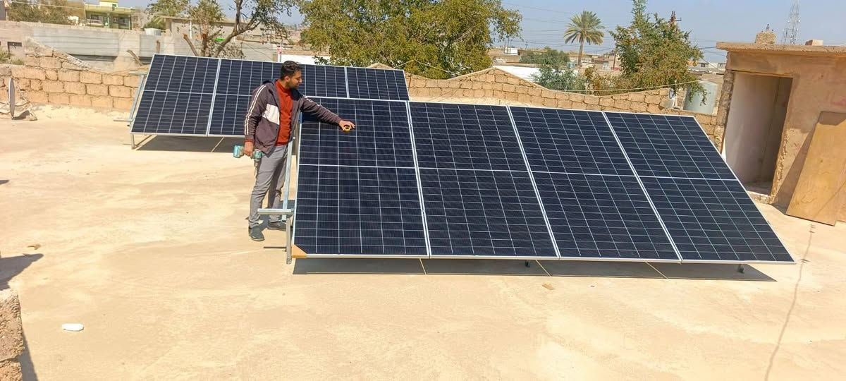 شركة الشروق للطاقة الشمسية النظيفة
👈👈👈👈في كل مكان وفي كل دار 👉👉👉👉

 👍🏻شعارنا الدقه والإتقان والاخلاص بالعمل 👉

تم بحمد الله وتوفيقه تنصيب منظومتان  طاقه شمسيه 
في محافظة صلاح الدين قضاء الشرقاط الساحل الأيمن 

للأخ ابو ايمن
 /الأربعاء /18 /  3 / 2026

 قدرة المنظومة الواحده 
👍  15 أمبير ليلي و 16 أمبير نهاري 🔅 💫💥

مكونات المنظومات
بطاريه 15.5 كيلوواط عدد 1 
انفيرتر 8 كليوواط عدد 1 
الواح عدد 8

عاشت ايديكم الكادر المميز
بقيادة الأستاذ ناظم الصحن 
و  الأستاذ عياد الجبوري 

مواد اصليه من ارقى الشركات العالمية 
ضمان حقيقي مع وصل مختوم باسم شركتنا 
صيانة  كادر متخصص في صيانة المظومات بشكل دوري وفي اي وقت  

شركة الشروق للطاقة الشمسية النظيفة مستعدون لشد وتنصيب الطاقة الشمسية خارج وداخل المحافظة وبسعر مناسب جدا 
متوفر منظومات طاقه شمسيه ونقد اقساط عن طريق ماستر كارد او كي كارد الرافدين حصراً 
موبايل 
 استاذ سعيد *********** 
استاذ ناظم *********** 
استاذ عياد ***********
