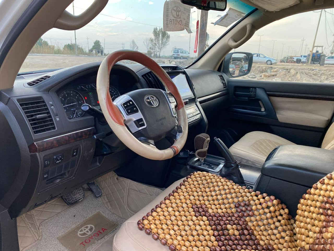 يالله للبيع او المراوس لاندكروزر 2010 رقم اربيل تحویل مباشر او وكالة محرك 6 فول مواصفات سيارة جديدة وجاهزه من كلشي ماشيه 200 الف العنوان السماوة الرميثه شارع العام معرض

الخليج ***********
