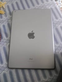 آيباد ٩ • ٦٤