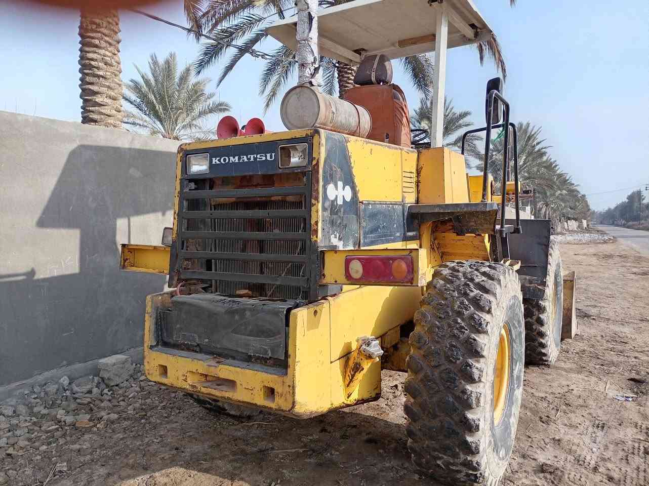 سلام عليكم لبيع شفل كوماتسودبليو ١٠٠ كير مكينه خير من الله سنويه ٢٠٣٠ تحويل رقم انكليزي بس ع استلام رقم *********** السعر١٧٥ وبيه مجال
