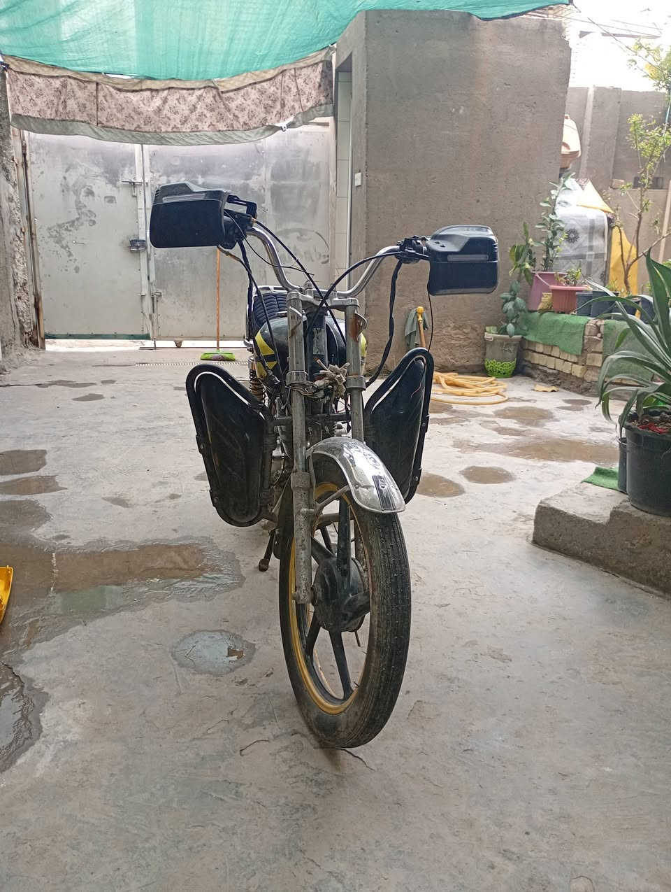 السلام عليكم دراجه 5كير كلك بدون اوراق اتكفل قانون وعشاير الدراجه كلشي بيه جديد وشلعه تخبل وربع دينار ما تصرف عليه فقط مراوس ما ابيع ***********
