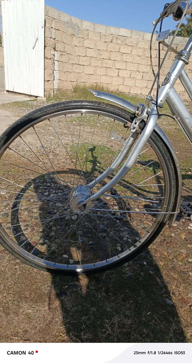 السلام عليكم بايسكل ياباني أصلي كير حجم ٢٧ نظيف حيل لبيع سعرة 85 الاتصال هذا الرقم ***********
