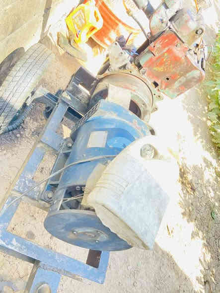 السلام عليكم مولد للبيع  دويز بستم واحد شغال كامل عنوان ديالى ناحيه السلام السعر 650 ***********
