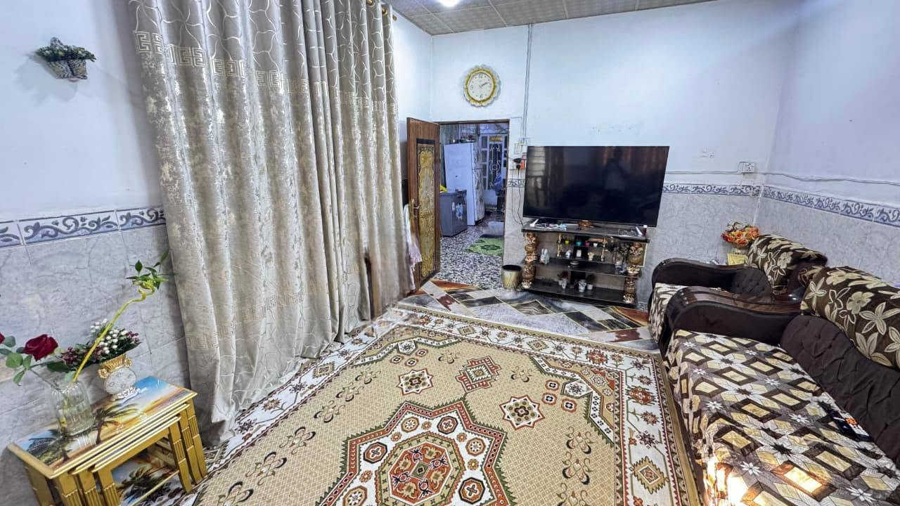 دار للبيع المساحه م100 5×20
الزعفرانية دور الشرطه زراعي سند 25 
اول فرع صيدلية زينه علي طابق ونص فوك سويت كامل البناء بلوك  السعر 85 
*********** واتساب فقط
