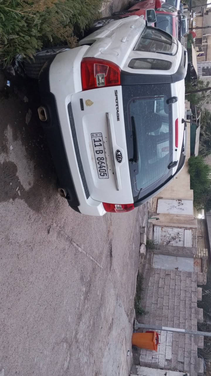 السلام عليكم 
كيا سبورتاج ٢٠٠٩ للبيع سيارة بلادية  ماشية ١٤٧ الف سنوية جديدة وبسمي السعر ١١٨ $
للاستفسار ***********
