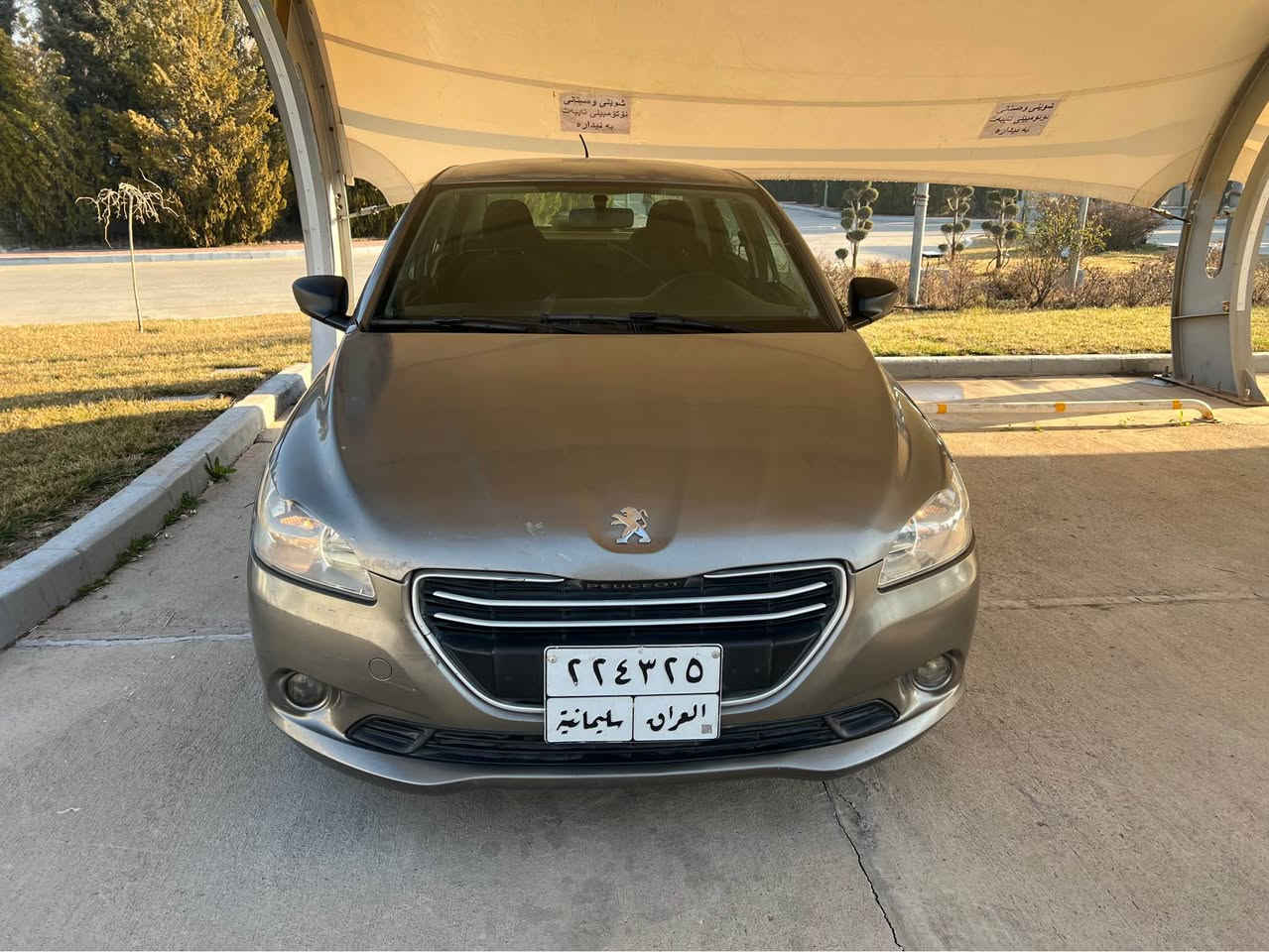 بیجۆ ۳٠۱ مۆدێل ۲٠۱٥ 
گێڕ و مەکینە بە شەرت 
سەیارەیەکی بێ مەسرەف
۳ پارچەی بۆیاخە ۲ دەرگا و بۆنیت  بێ ناو گرتن 
۱٥ وەرەقەی غرامە تیایە دەیگێڕمەوە 
هیچ مەسرەفێکی تیا نییە و هیچ گڵۆپێکی سەر شاشە و خەلەلی دانەگیرساوە 
*********** السليمانية, العراق
