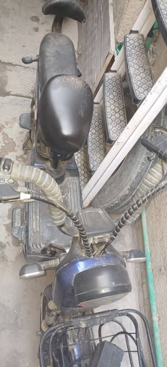 سلام عليكم دراجه شحن ناقصها فقط بطاريات كلشي شغال بيها  ابيع كوم حديد السعر 125 الف


**إذا كنت صاحب هذا الإعلان وتريد حذفه لأي سبب، رجاءا أرسل رسالة إلى الدعم الفني**