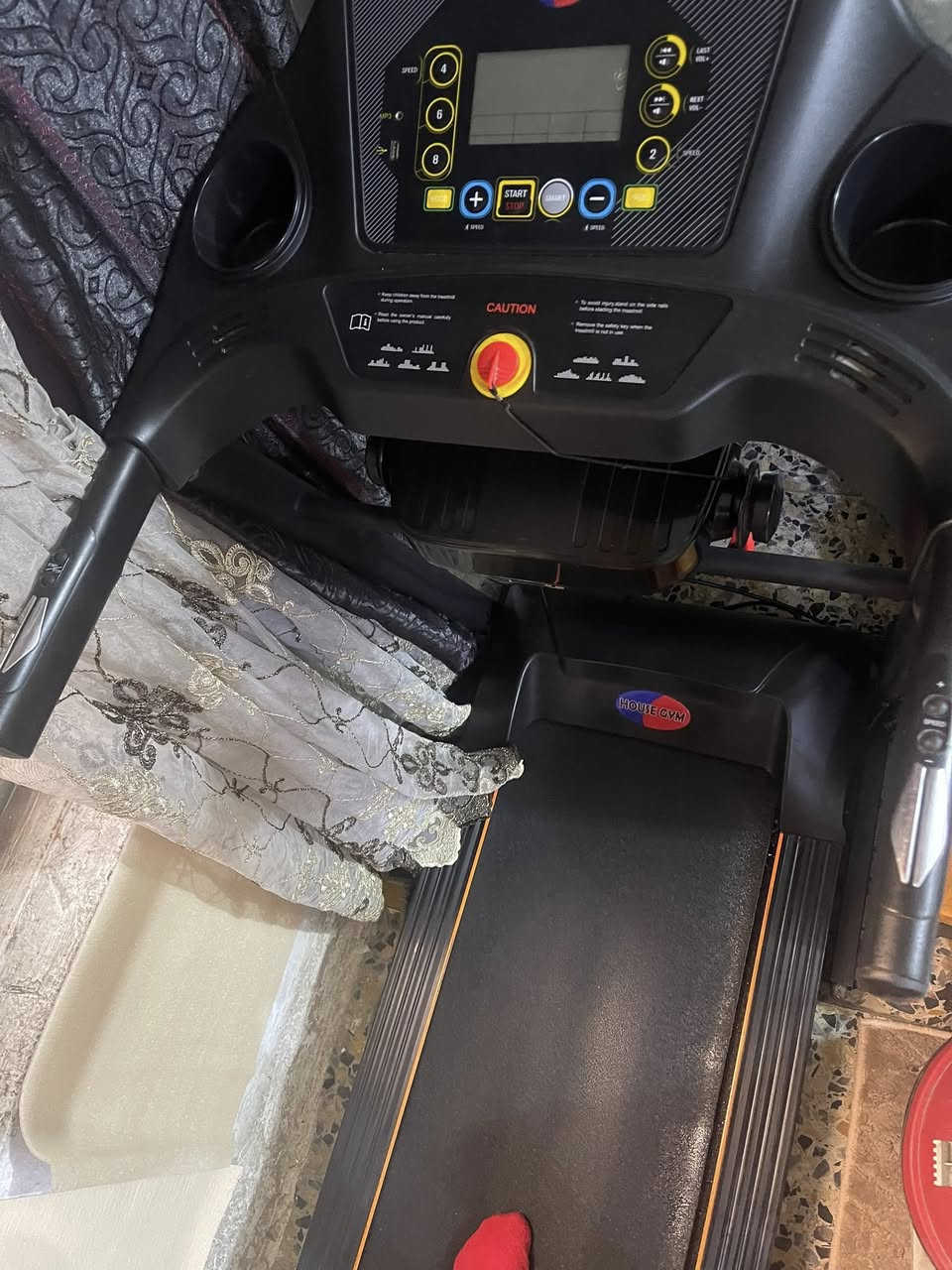 جهاز جري ماطورين وبي جهاز تكسير شحوم ونبضات القلب وسعرات حراريه والوقت قفله 250بس شراي يتصل بغداد ***********
