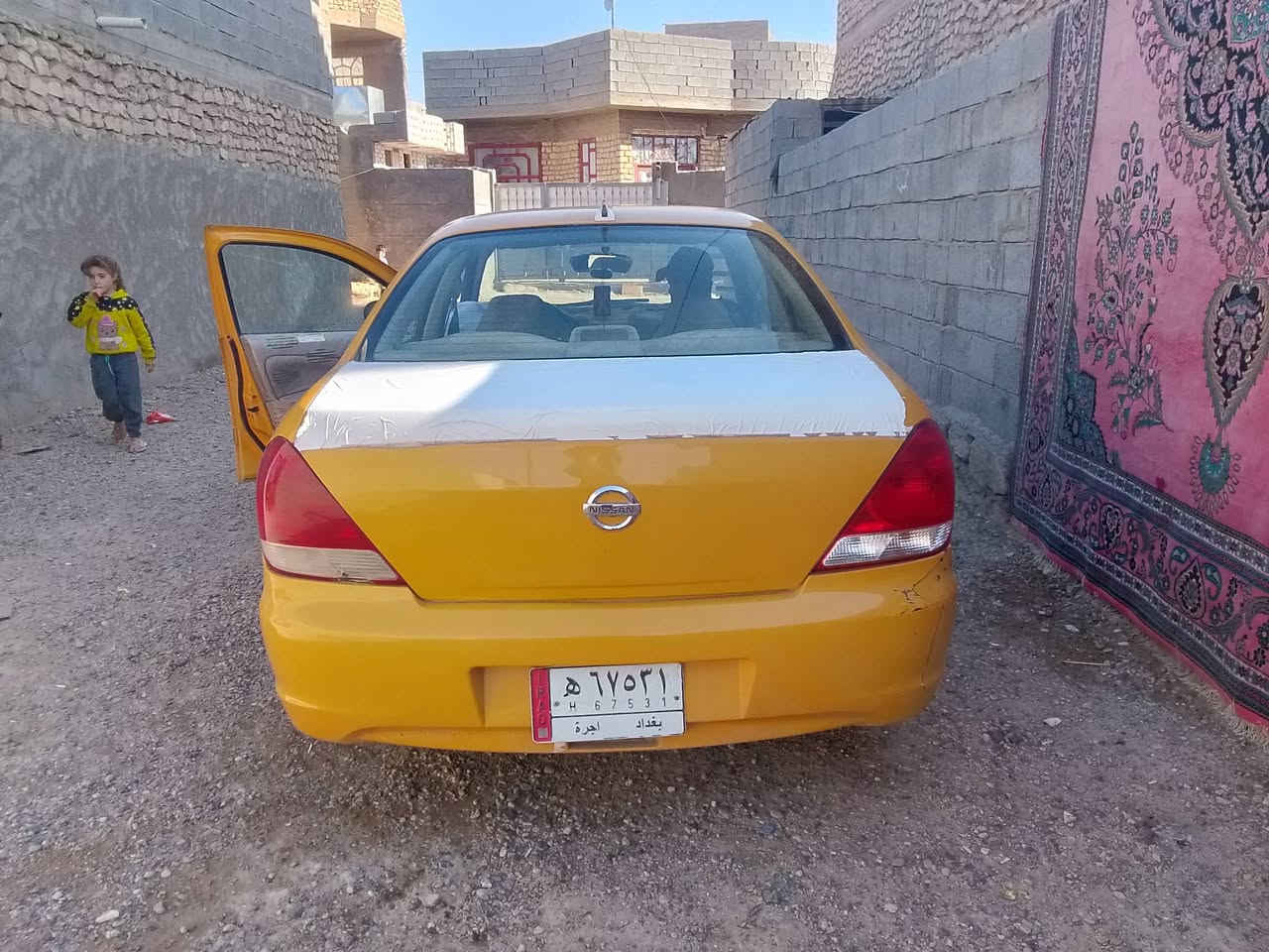 سلام عليكم نيسان سني مصبوقه عام  قبق اسود 2011 للبيع سعر80بي مجال***********
