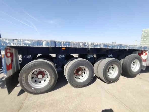 السلام عليكم عربانه المانيه اربع دناكير  مكفوله  من الكسر ولفطر كفاله عامه محدده بل جرف طول 13.60 شاصي 16 دناكير 14
تايرات نص عمر السعر 125 وبيهه مجال للستفسار.... ***********  مكان العربانه بصره
