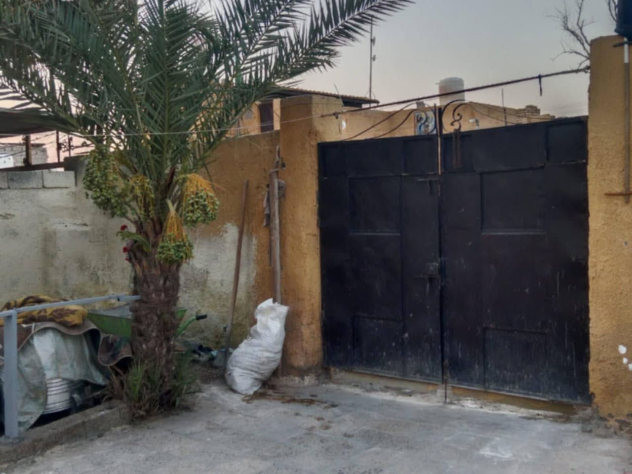 دور النواب ضباط مقابل السياسين قرب المستوصف المساحة 300 البيت مثل ما موضح بالصور سعره كلش حلو بيت مرتب وجاهز للسكن للاستفسار الاتصال بالرقم ***********
دور النواب ضباط مقابل السياسين قرب المستوصف المساحة 300 البيت مثل ما موضح بالصور سعره كلش حلو بيت مرتب وجاهز للسكن للاستفسار الاتصال بالرقم ***********

*********** او مراجعة مكتبنا مجاور شارع محمد هوري
