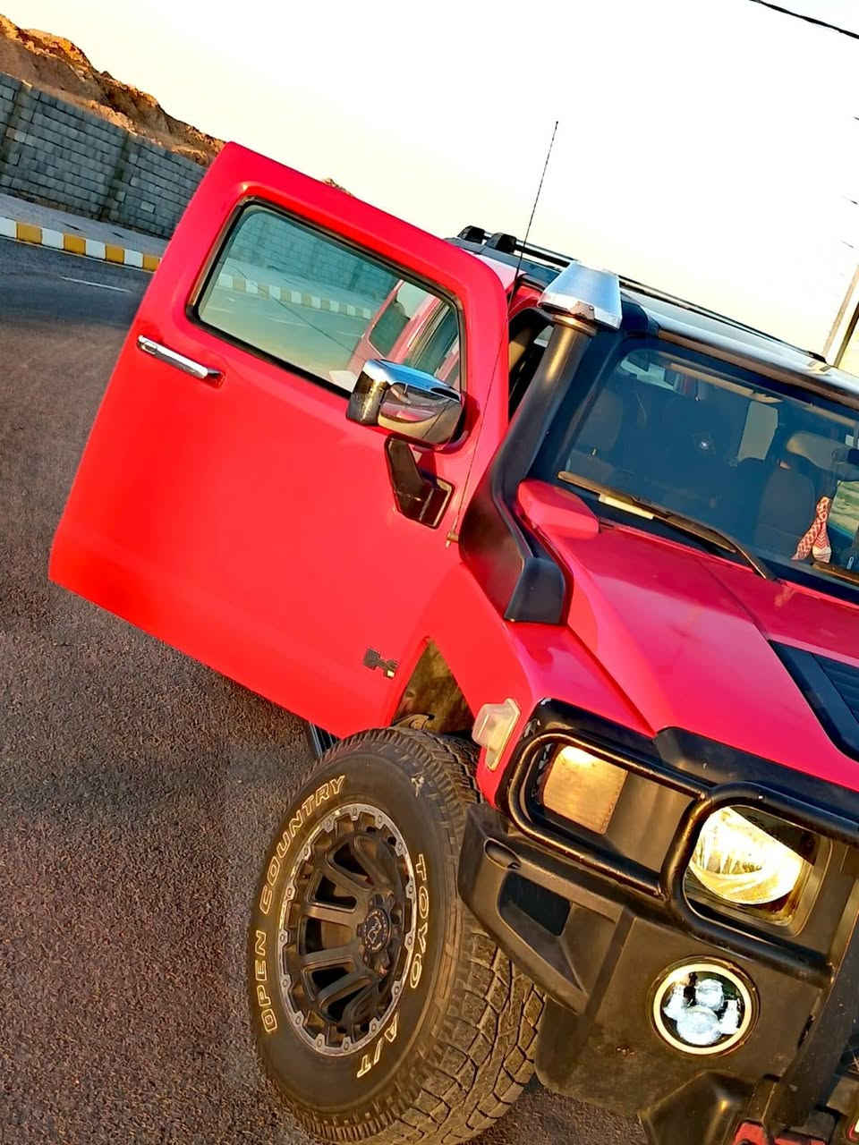 السلام عليكم همر H3  2008خليجي
5سلندر 3.700 فول موصفات للاخير 
دمامات5  دمام1 كبير

وياله تزويد سوادات تزويد درع اسود طافي جك وي السبير تزويد بلوجكترات سكن وعالي تزويد 
السياره متعوب عليها هواي والسياره عليها منضومة غاز

السعر: 115وبي مجال والضرر بنيد صبغ فقط!! 
الرقم: ***********
