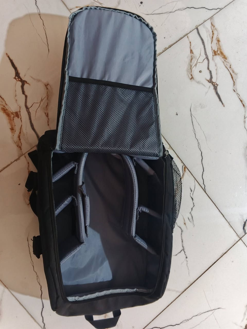 جنطة مقسمة مال كامرة للبيع
مكاني نجف الاشرف حي العسكري 
المراسله خاص او اتصال ***********
