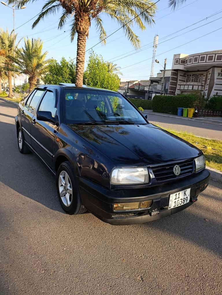 سلام عليكم 
كولف فنتو موديل 1994 نظيفه و جاهزه السياره 
  رقم بغداد الدولي باسمي 
محرك 2000 جديد 
كير اوتوماتيك 
صدر أمامي خلفي جديد 
ويل كب 
سلايت روف 
تبريد منظومه جديده  كلها  تبريد ثلج    
جام كهرباء 
 كهربائيات كله شغاله كامله      
مصبوغه عام  للجماليه 
طخه جاملغ خلفي 
رايدها ب 45 ورقه وبيها مجال قليل 
مكاني بغداد السيديه 
للاتصال *********** 
او *********** بغداد
