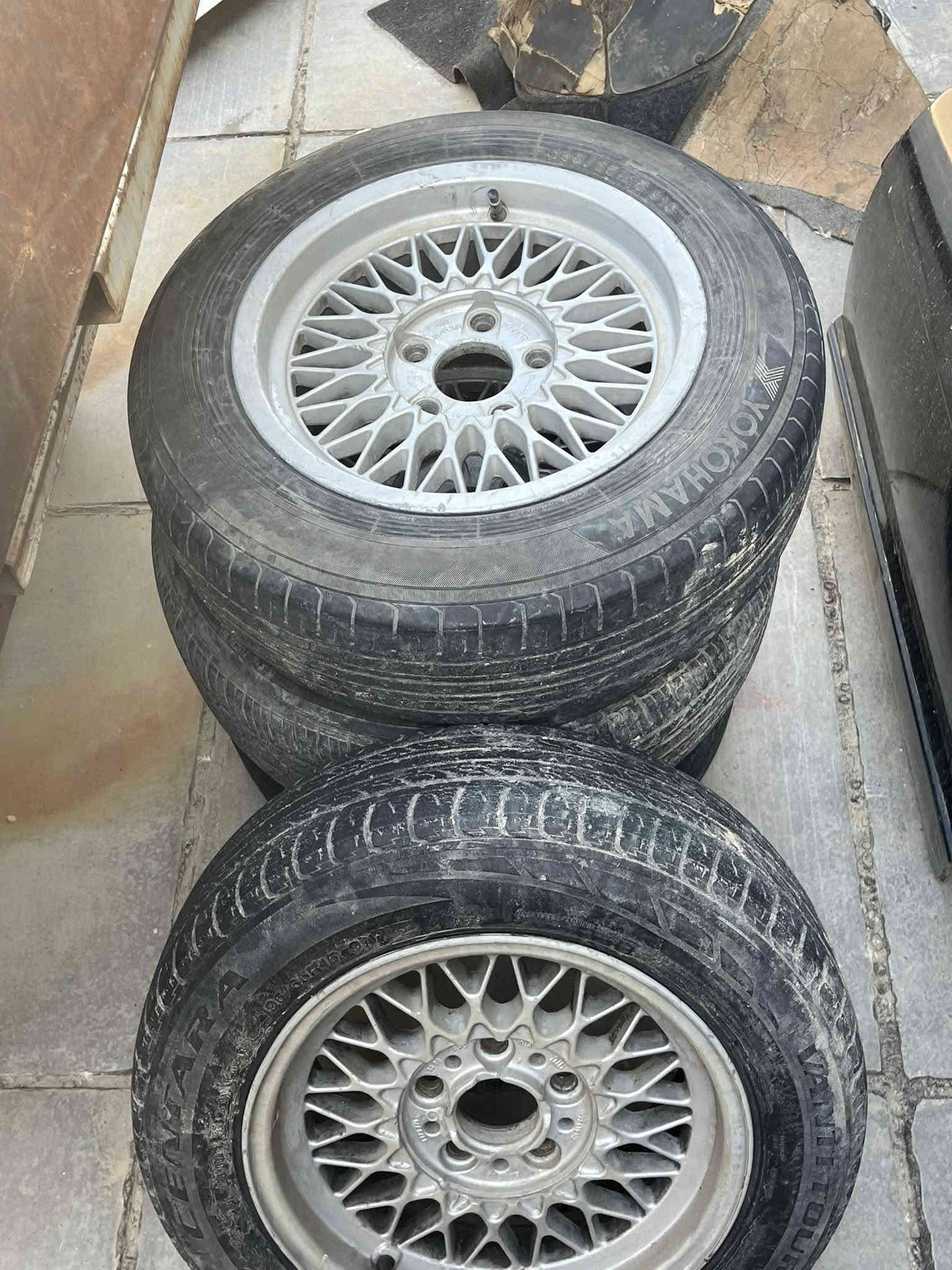 السلام عليكم غراض 500 بدي قديم تخم بيبان وقبق جنطه وبندي بجم عريض هوه وسمجه وعطرات كاملات ماصدات وارد أمريكي نضيفات كلش دركه تحكم شغاله بطاين خمسميه نضاف صطاب اكسنات نضاف دعاميه إماميه بلاديه نضيفه  مكاني الكوت مركز المديني ***********
