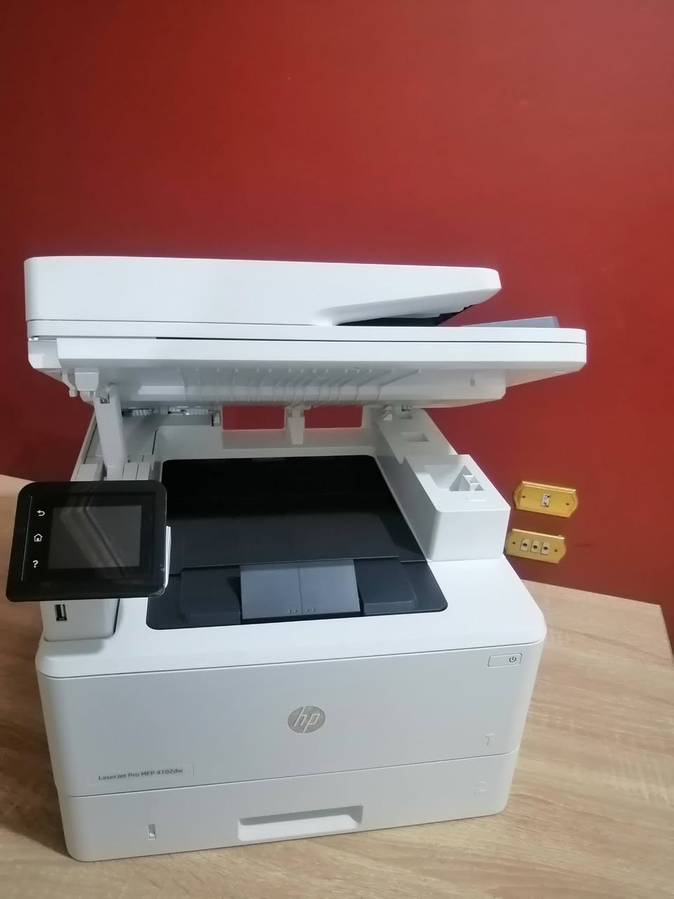 🚀 طابعة HP LaserJet Pro MFP 4102dw
الأداء اللي شركتك محتاجاه 🔥
✅ طباعة + تصوير + اسكانر في جهاز واحد
✅ سرعة طباعة تصل لـ 40 ورقة في الدقيقة
✅ دوبلكس أوتوماتيك للطباعة الوشين
✅ فيدر ADF أوتوماتيك يسع 50 ورقة
✅ اسكانر دوبلكس يسحب الوشين تلقائي
✅ واي فاي + شبكة + USB
✅ طباعة مباشرة من الموبايل
✅ شاشة لمس ملونة سهلة الاستخدام
✅ جودة طباعة عالية 1200×1200 dpi
✅ مناسبة للشغل الكثيف والشركات
✅ درج ورق كبير 250 ورقة + مدخل إضافي
✅ أول ورقة في ثواني لسرعة إنجاز أعلى
✅ أمان وحماية قوية للشبكات
💼 الحل المثالي للمكاتب والشركات اللي محتاجة سرعة – جودة – اعتمادية.


**إذا كنت صاحب هذا الإعلان وتريد حذفه لأي سبب، رجاءا أرسل رسالة إلى الدعم الفني**