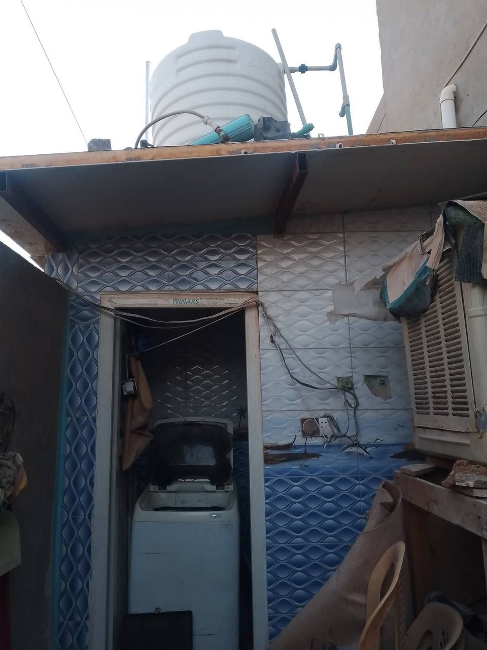 دار للبيع المطار القديم قرب جامع الزهراء البتول مساحه الدار 104 م طابقين يحتوي الدار على طارمه مطبخ صاله استقبال غرفتين ثلاث حمامات مكشوفه الدار أساس شيلمان طابوق جمهوري كاشي سيراميك البيت عالي عن شارع
مخزن بسطح للاستفسار اكثر الاتصال على الرقم صاحب دار
***********
