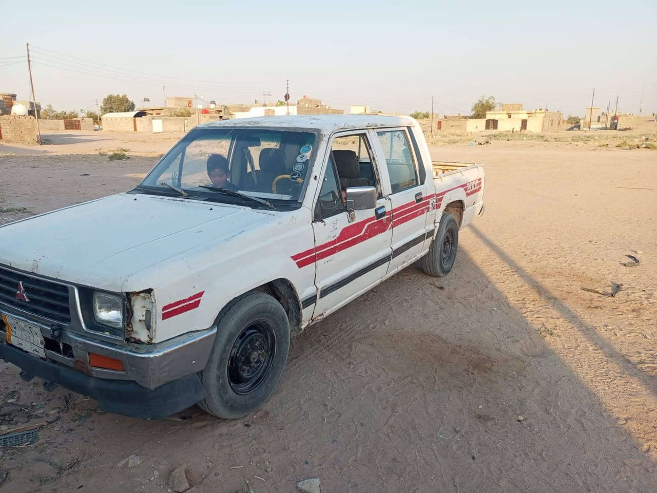 سلام عليكم مستوبيشي رقم بصره مديل 90 تحويل ثاني يوم سنويه منتهيه مكينه كير حداديه جدد شاصي كفاله      مكان البصره سفوان***********سعر 23وبيه مجال
